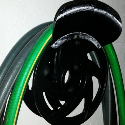 Giá đỡ ống nước vườn dùng cuộn chỉ in 3D