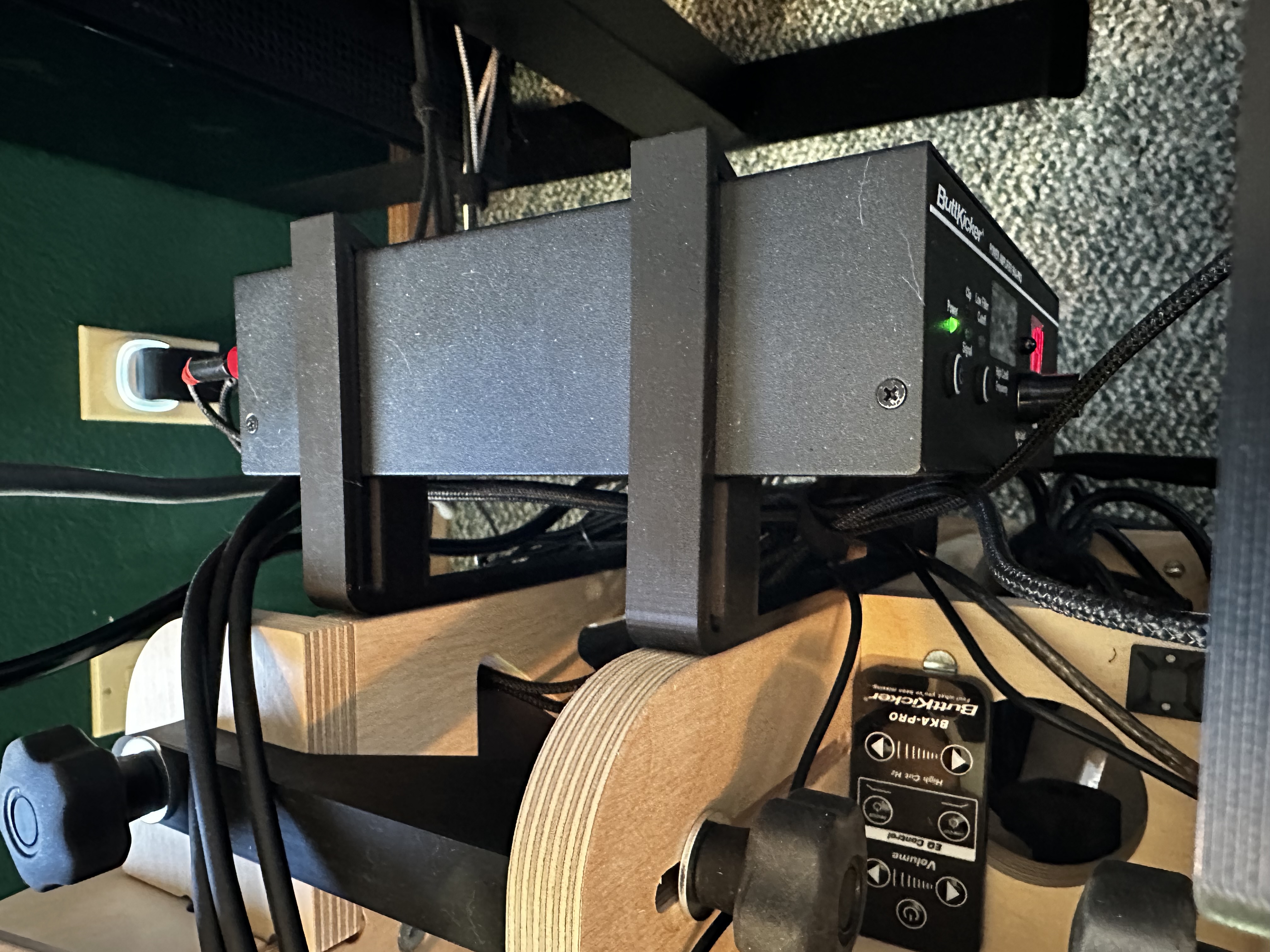 Giá đỡ gắn hông Amp Buttkicker