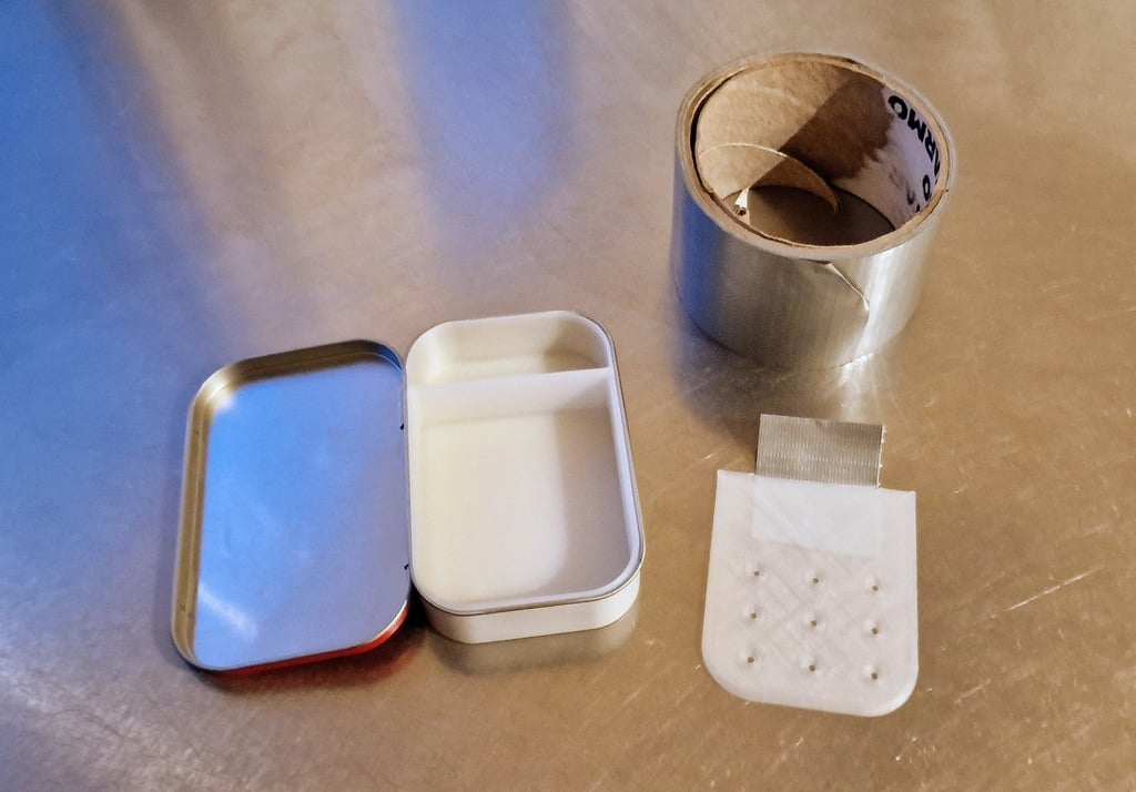 Hộp đựng mồi câu và mồi sống siêu gọn từ hộp thiếc Altoids