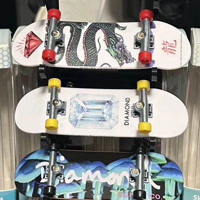 Kệ Trưng Bày Ván Fingerboard