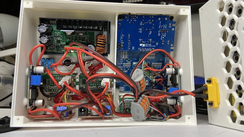 Bộ Nguồn Đa Năng MultiBench Cho Dân Hack