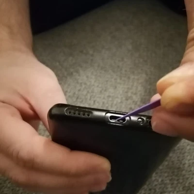 Dụng cụ làm sạch cổng Lightning / USB Type C / Mini-USB