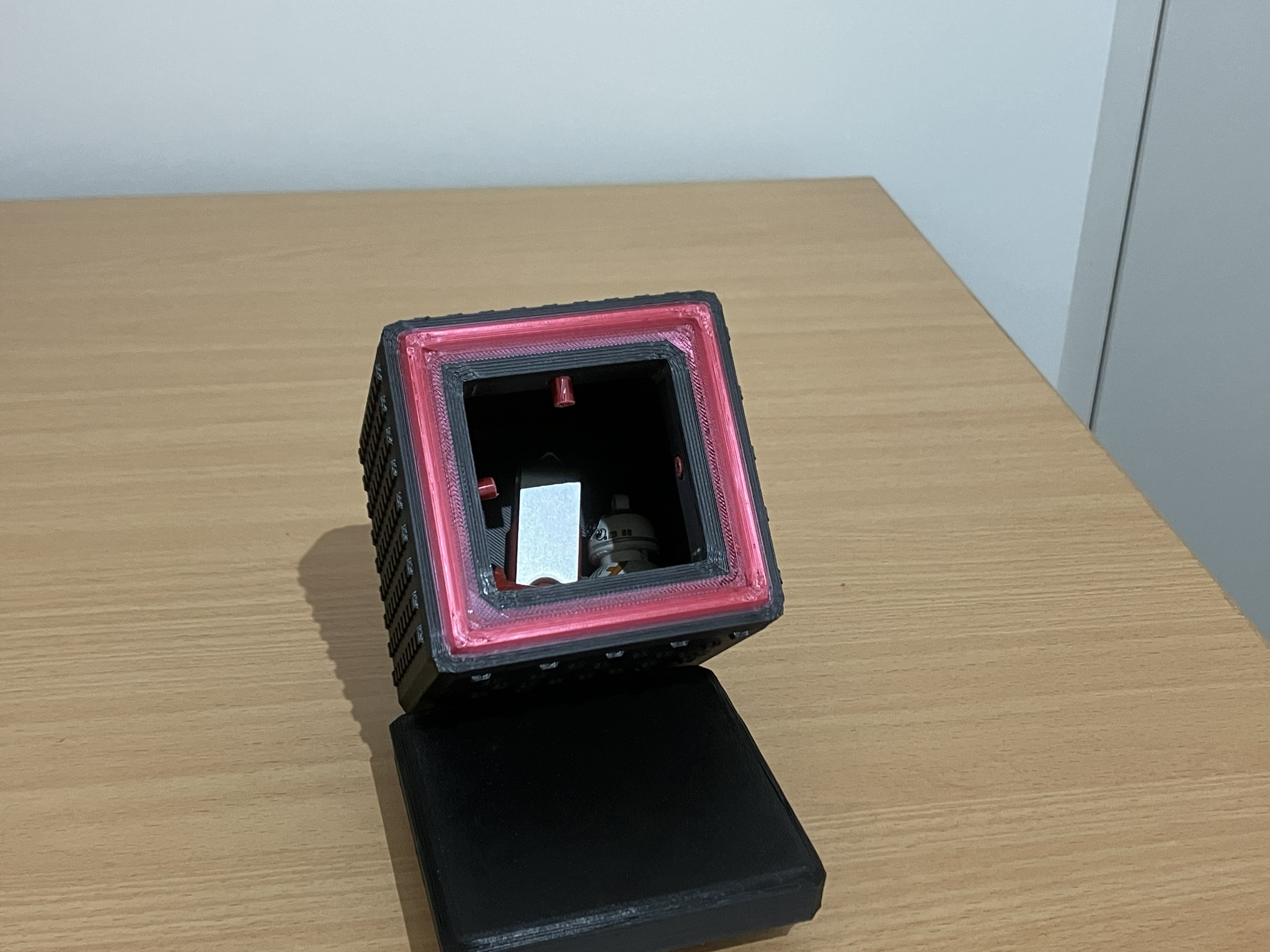 Hộp Bí Mật - File In 3D Mở Bằng Lực Ly Tâm