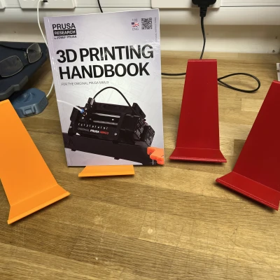 Chân đế trưng bày sách