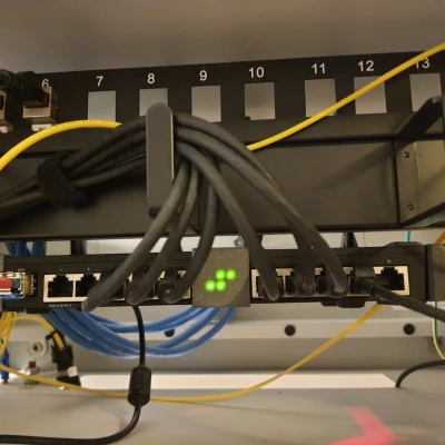 Hộp khuếch tán đèn LED tùy chỉnh (cài sẵn cho MikroTik RB4011)