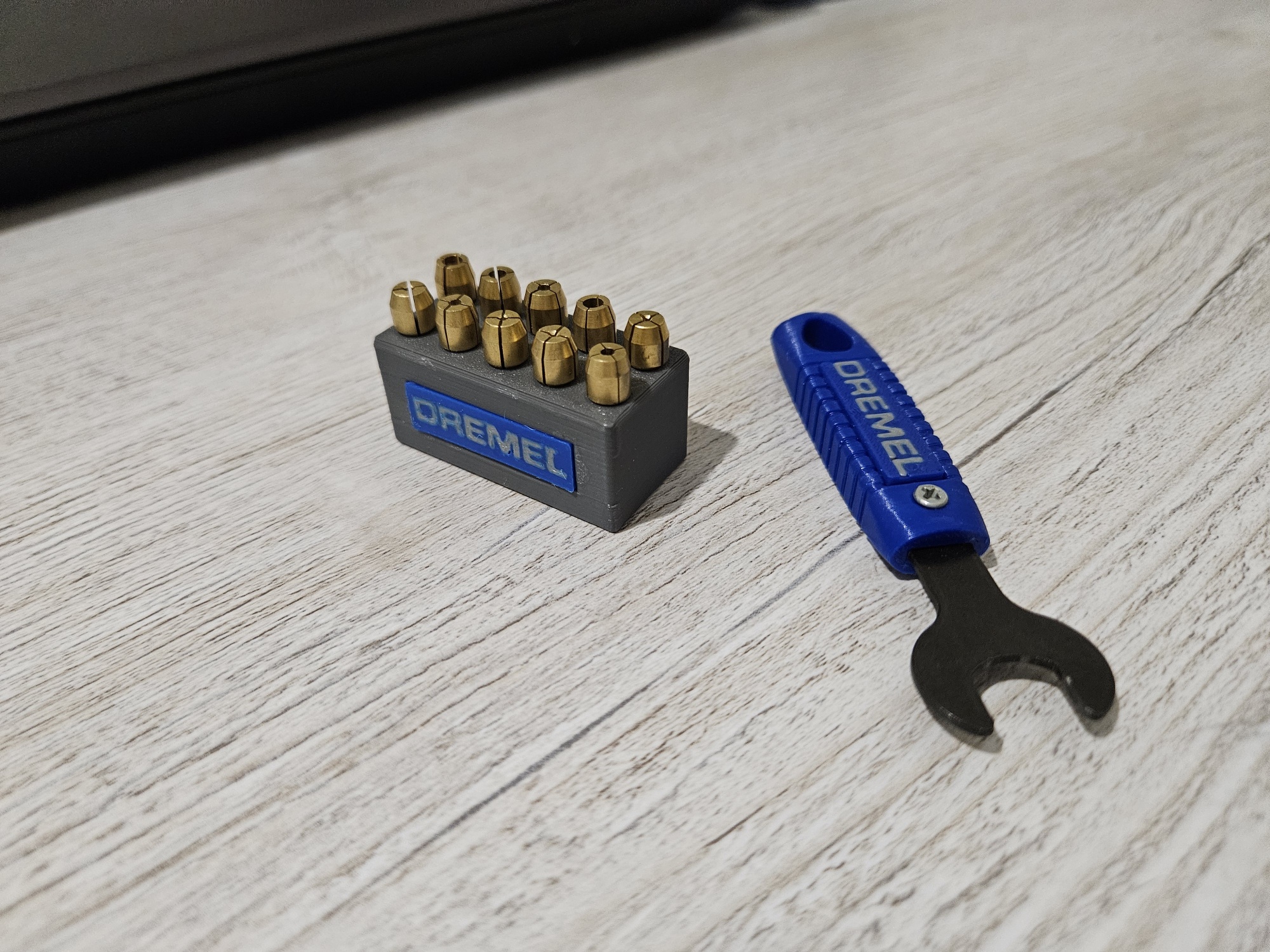 Chân đế nắp mũi Dremel