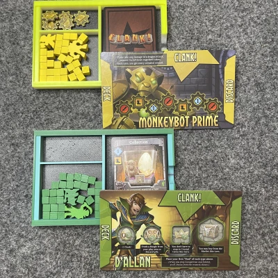 Khay Người Chơi Clank