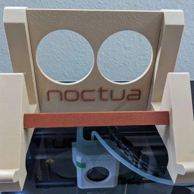 Giá đỡ Laptop Framework 16 dạng vỏ sò có quạt tản nhiệt