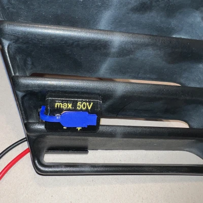 Giá đỡ phích cắm XT60 cho lưới thông gió nạp khí VW T3