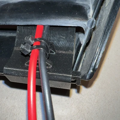 Giá đỡ phích cắm XT60 cho lưới thông gió nạp khí VW T3