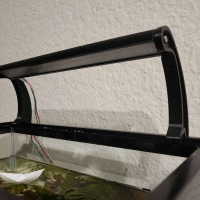 Đèn hồ cá và hộp bo mạch chủ