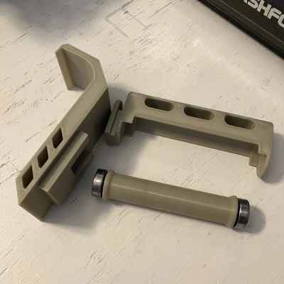 Giá Đỡ Cuộn Dây Nhựa Gắn Bên Hông Máy In 5M Pro