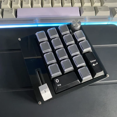 Bàn phím Launch Pad bởi Ungodly Design