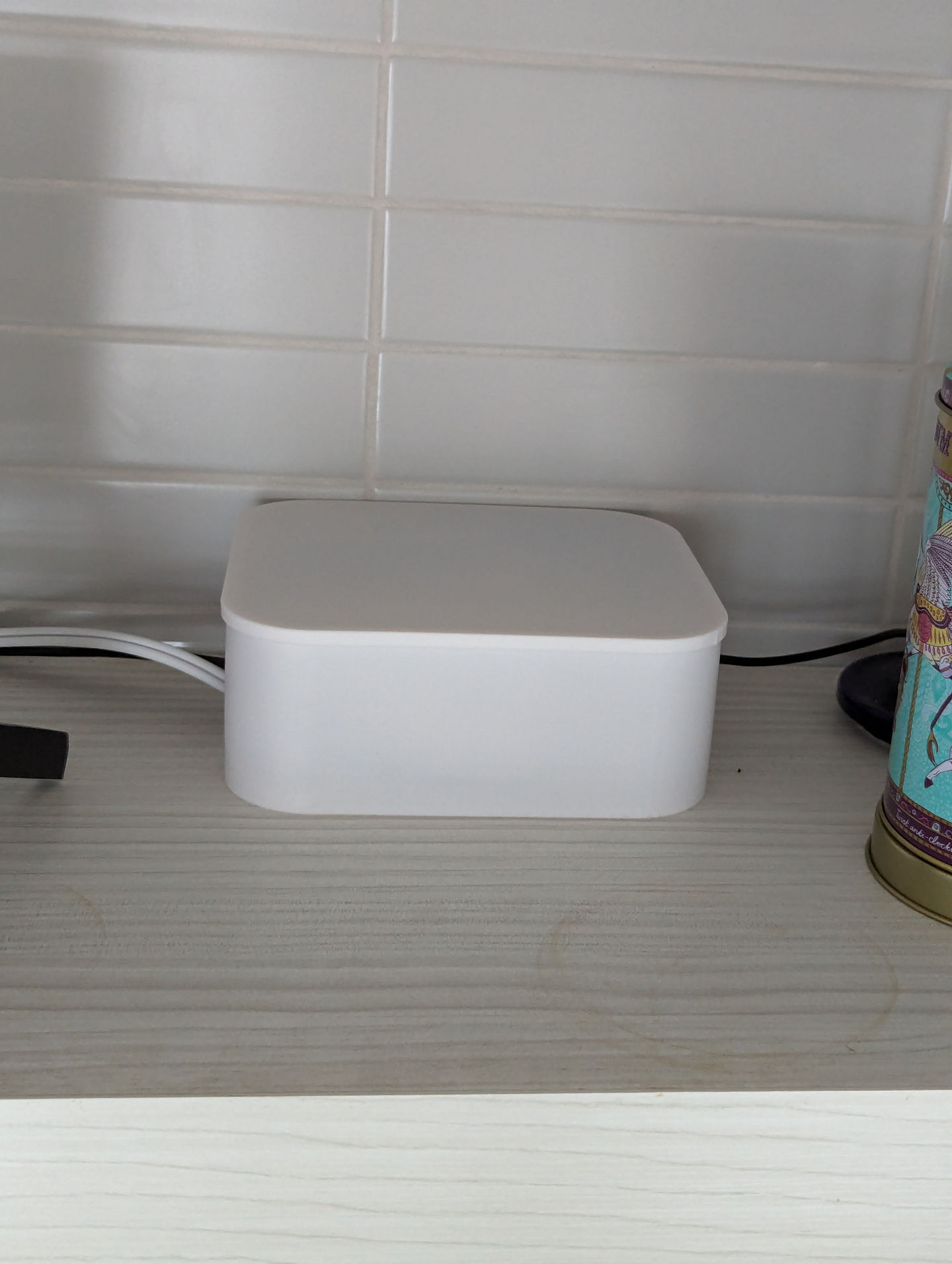 Hộp Quản Lý Dây Cáp Siêu Đơn Giản