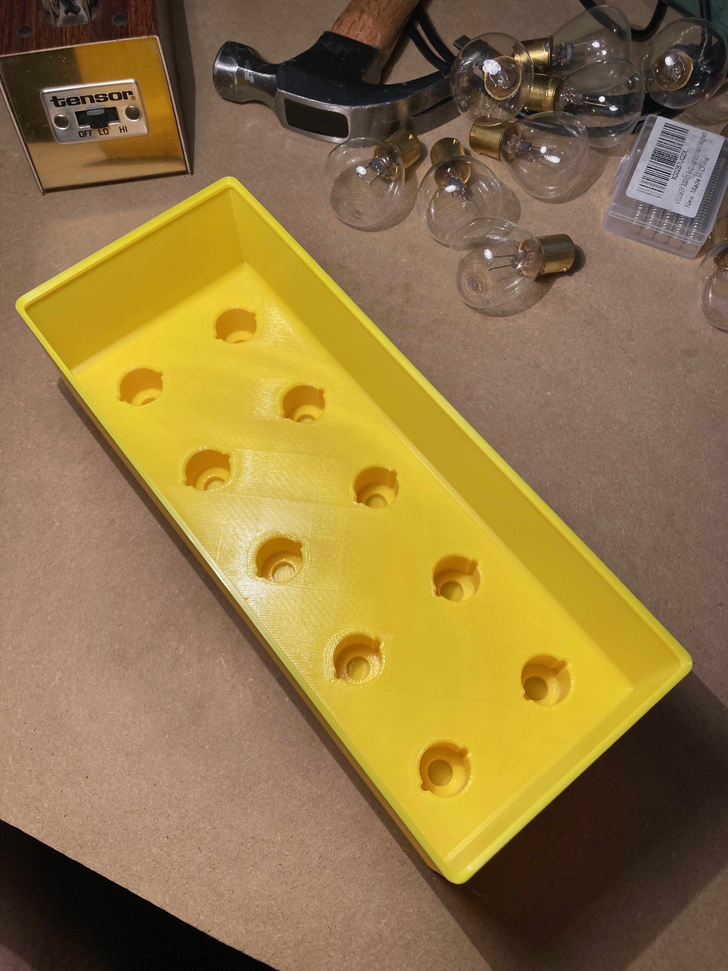 Hộp đựng bóng đèn BA15s theo chuẩn Gridfinity