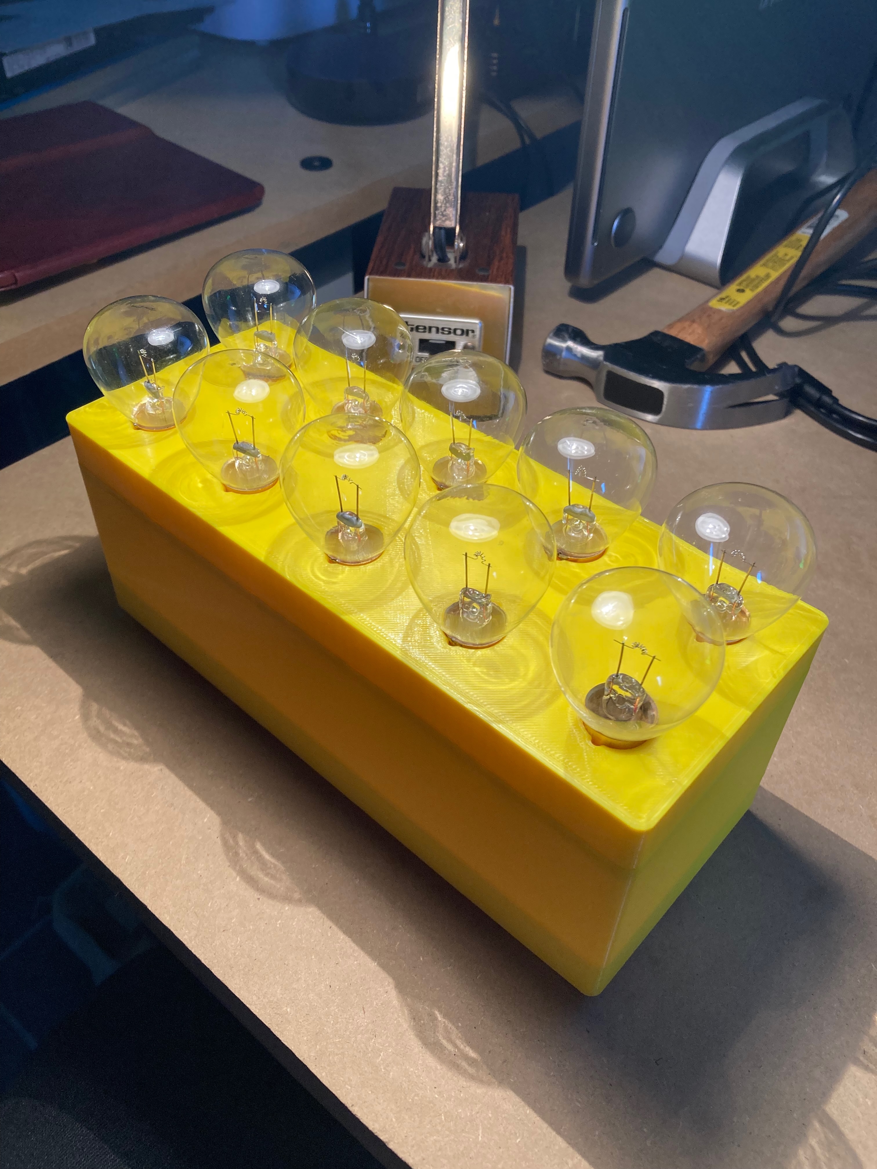 Hộp đựng bóng đèn BA15s theo chuẩn Gridfinity