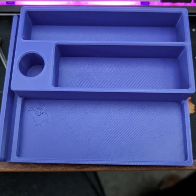 Thêm một cái để bàn nữa nè!