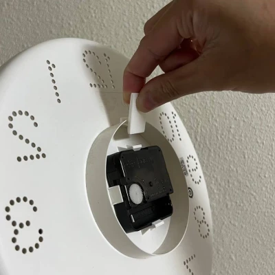 Móc treo đồng hồ IKEA Tromma thân thiện với keo Command