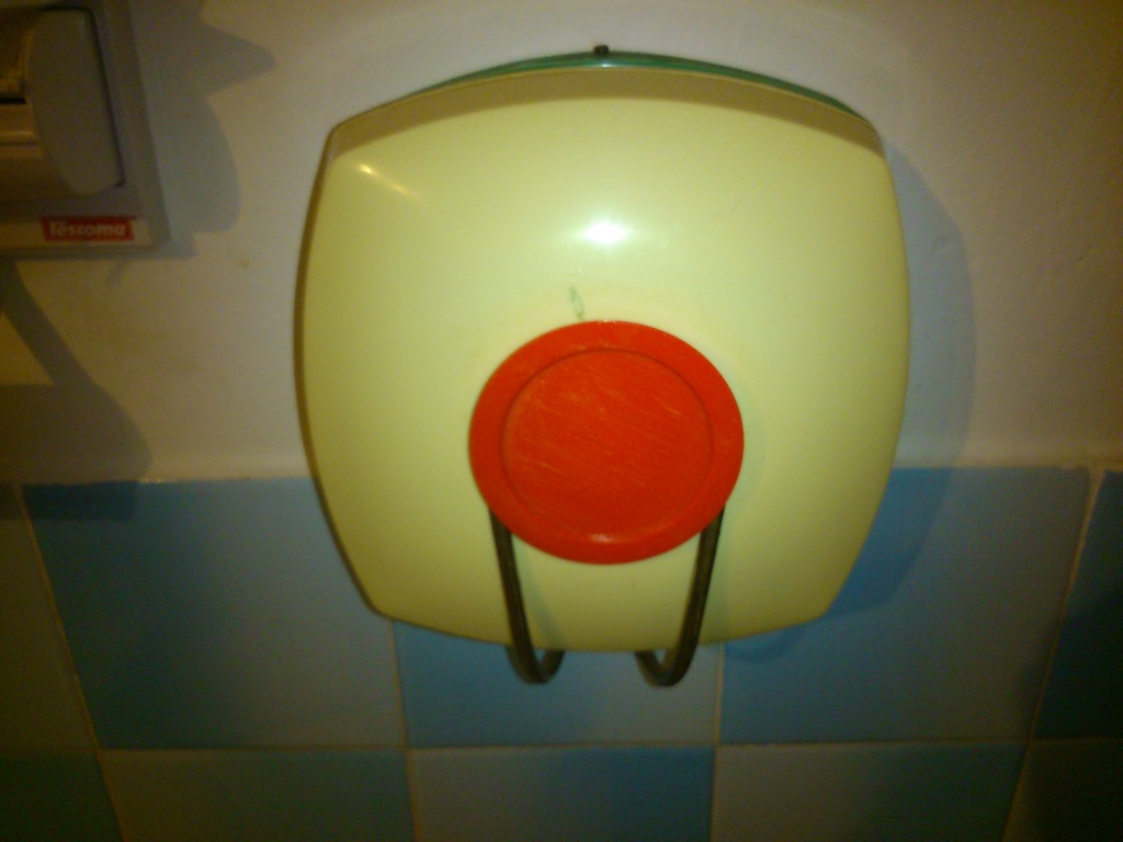 Giá treo cân nhà bếp