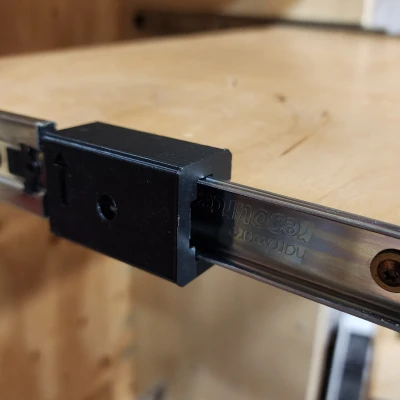 Khuôn Gắn Ray Trượt Ngăn Kéo Lên Kệ