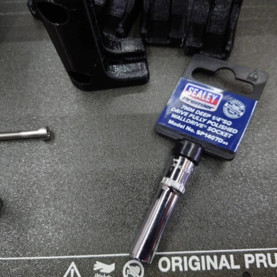 Giá Treo Tường Bàn Phím K400+