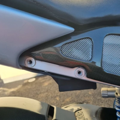 Ốp Chân Dắt Khách RSV / Tuono Gen1