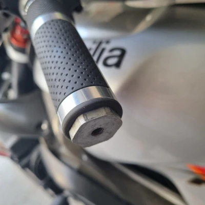 Adapter chân kiếng kiểu ghi đông cho Tuono / RSV Gen1