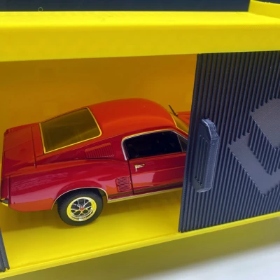 Cửa cuốn có Logo MT-SYSTEM cho Tủ