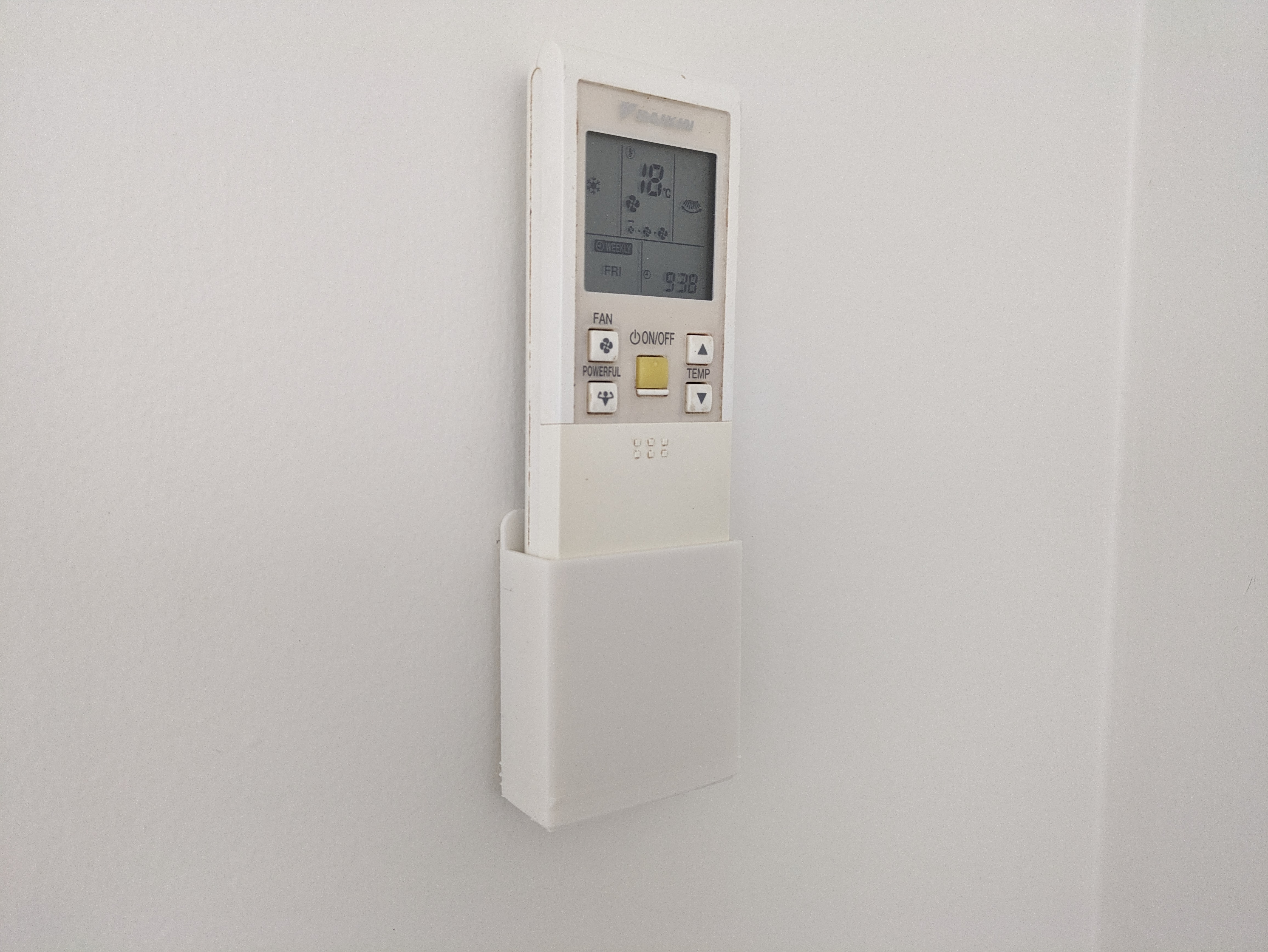 Giá đỡ treo tường điều khiển máy lạnh Daikin ARC452A4