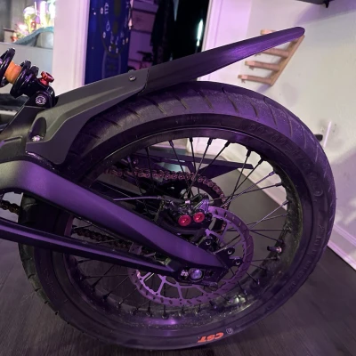 Tem Che Bánh Sau Talaria X3 V2