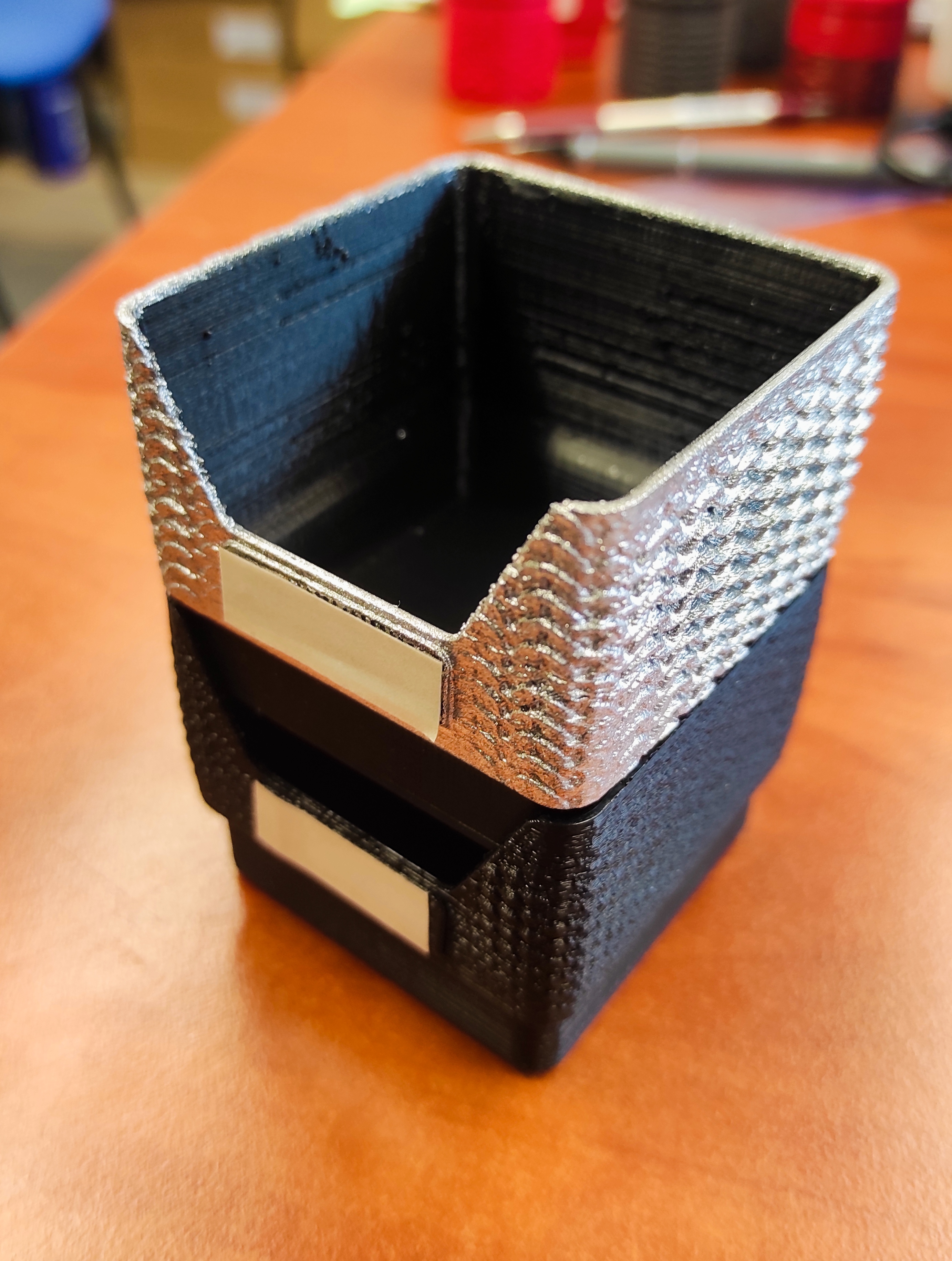 Hộp đựng đồ xếp chồng với họa tiết độc đáo