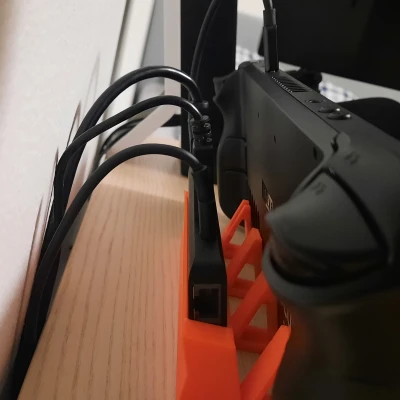 Đế Steamdeck có chỗ gắn USB hub