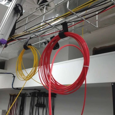 Kẹp treo dây/cáp/sợi quang cho thanh ngang [tùy chỉnh thông số]