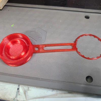 Nắp Bình Nước Rửa Kính Xe GMC