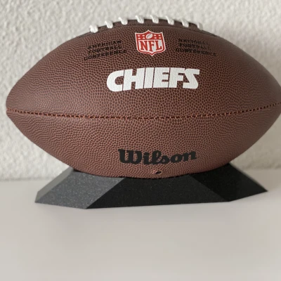 Chân Đế Bóng Đá Kiểu Mỹ Tự Thiết Kế