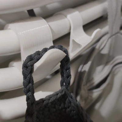 Móc treo khăn chắc chắn