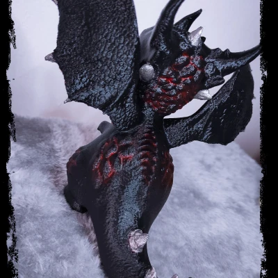 Rồng Con Với Vảy Voronoi