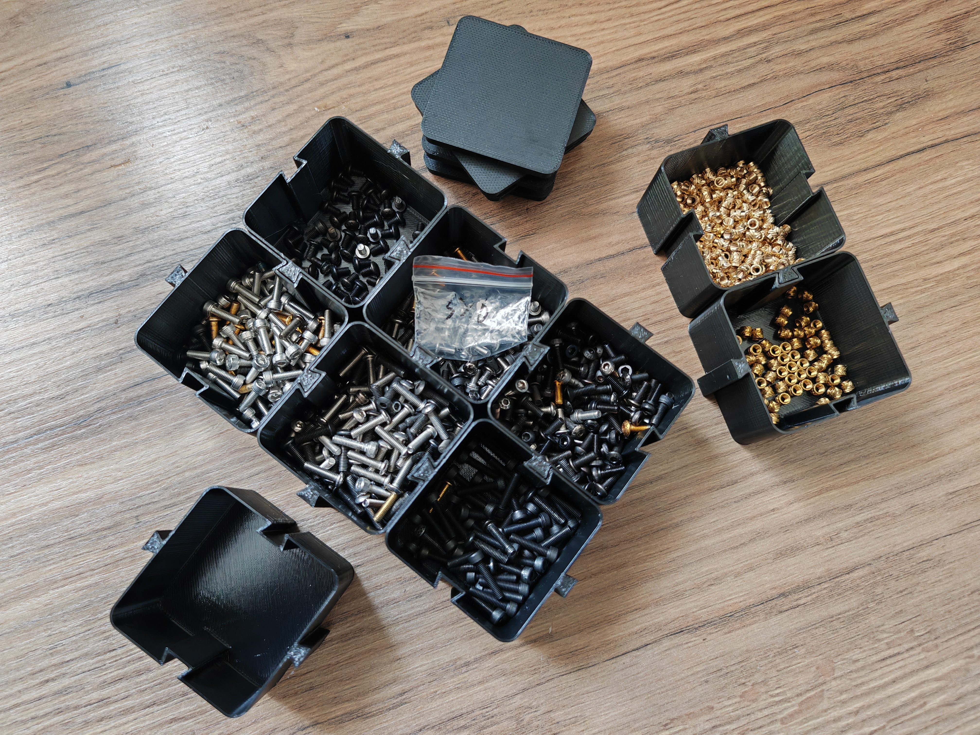 Hộp đựng ốc 50x50