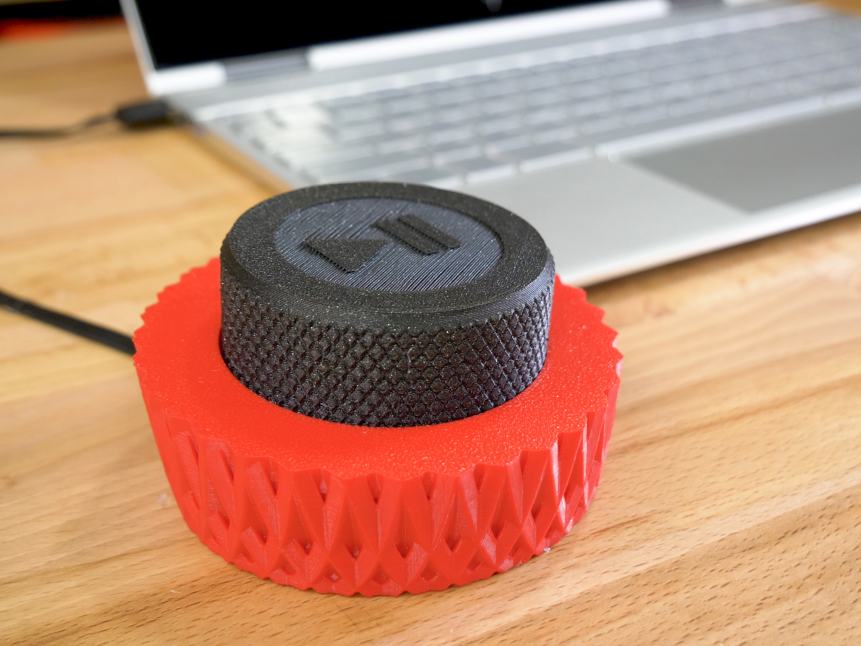 Núm xoay điều khiển media - Thân hình trừu tượng