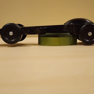 Chân đế xe Pinewood Derby