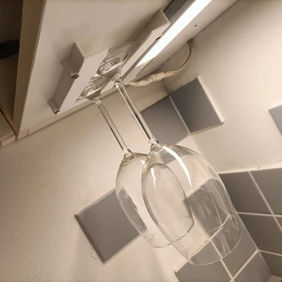 Chân đế giữ ly rượu vang