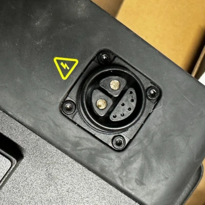 Nắp Cổng Sạc Pin Xe Máy Điện Cake Makka