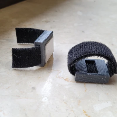 Kẹp cáp dán gai Velcro