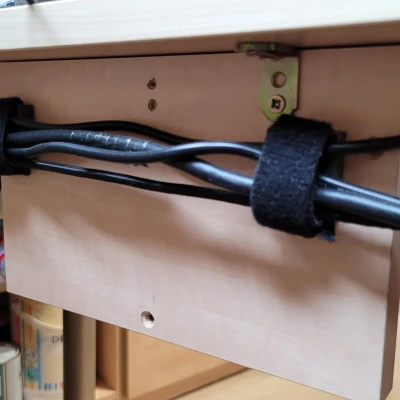 Kẹp cáp dán gai Velcro