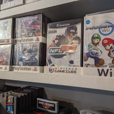 Kệ Trưng Bày Game GameCube