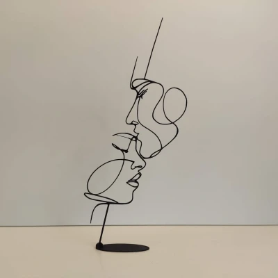 Tượng Nụ Hôn Thanh Tao