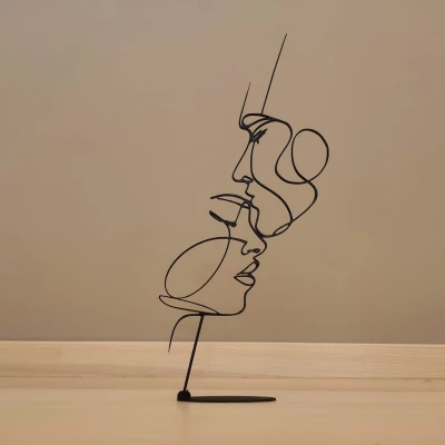 Tượng Nụ Hôn Thanh Tao