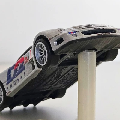 Đế trưng bày xe Hot Wheels Mercedes-Benz CLK GTR