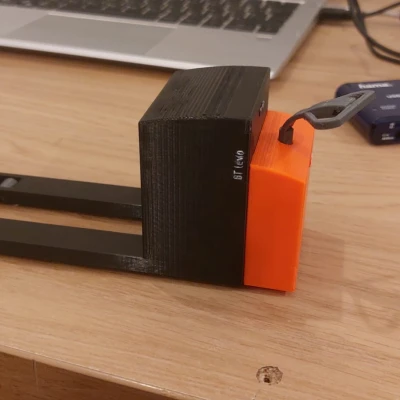 Xe nâng pallet điện Toyota BT Levio tỷ lệ 1/10