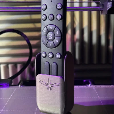 Giá treo tường Remote Quạt (Breezary)